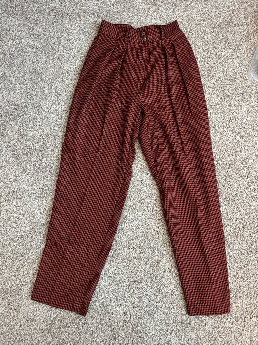 Vintage Technics Women's Red Houndstooth Pleated Dress Pants